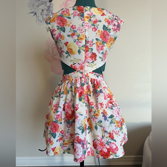 MUSTARD SEED FLORAL CUT OUT DRESS - Picture 2 of 5